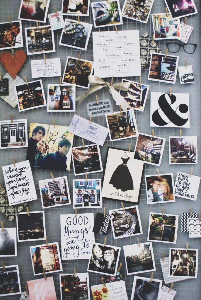 DIY Moodboard Inspiration Board / This DIY mood board displays imagery, text, and a few favorite memories in one place, without all of the clutter. 