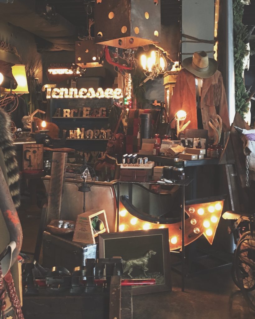 Tennessee Antique Store: Fuselage | @theanastasiaco