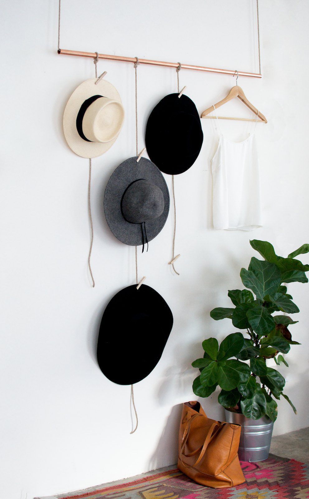 DIY Hat rack, how to decorate with hats