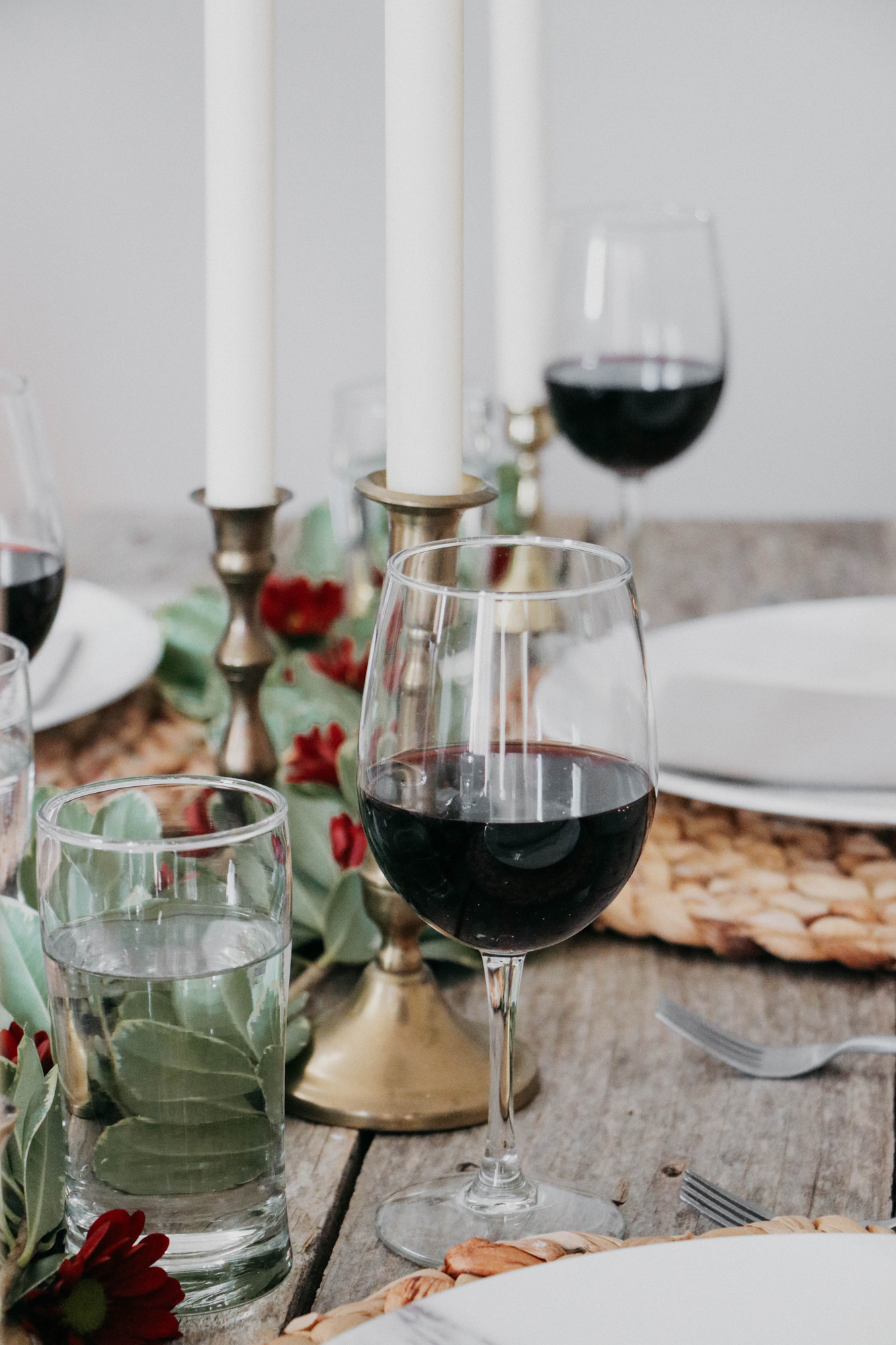 Wine Party / Wine Tasting / Layer Cake Wine offers full-bodied, complex flavors in several varieties. For this holiday shindig, I served Layer Cake's Cabernet Sauvignon, Bourbon Barrel Cabernet, Malbec, Pinot Noir, Shiraz, Primitivo and Chardonnay. theanastasiaco.com @theanastasiaco