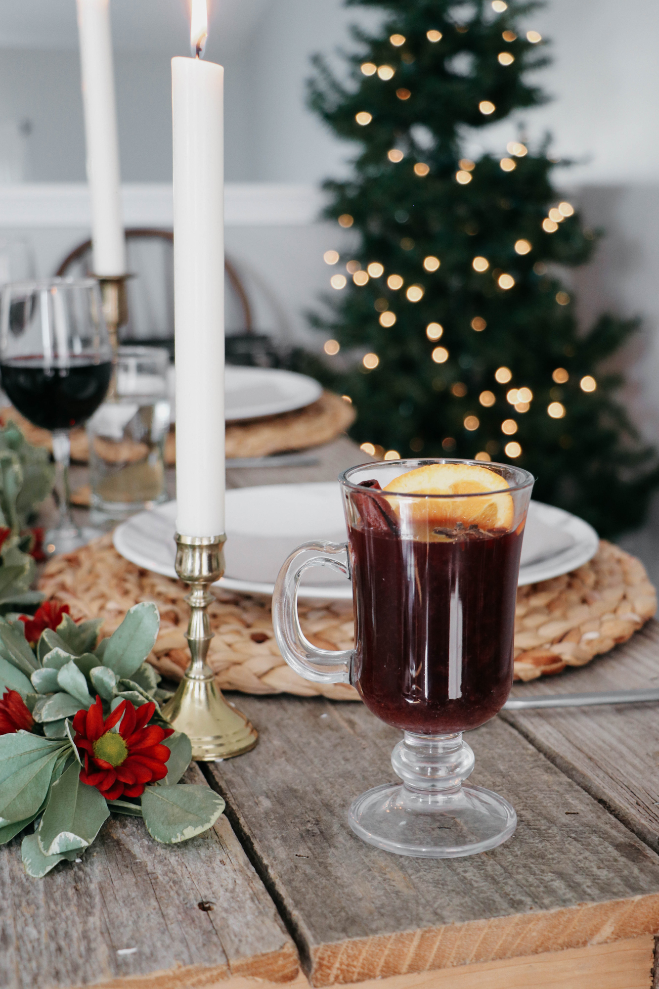 Simple Mulled Wine Recipe / How to Make Mulled Wine / Ideas for Christmas Party / theanastasiaco.com @theanastasiaco