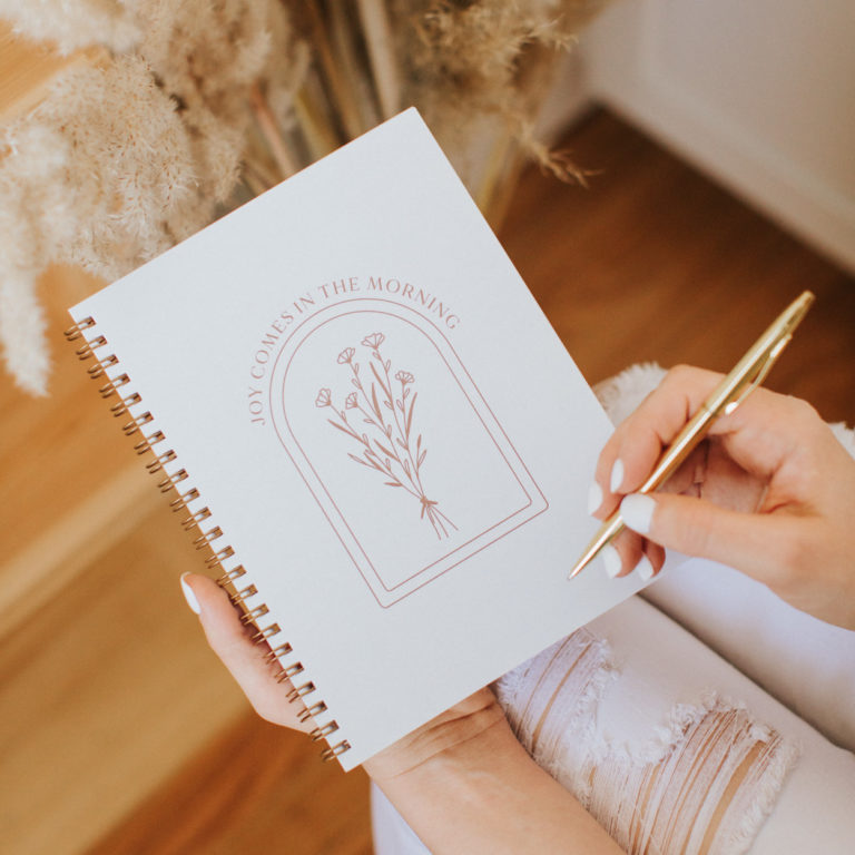 The Difference Between Stationary and Stationery The Anastasia Co